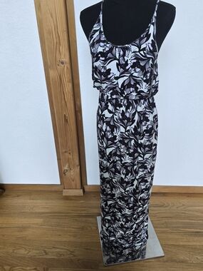 LOFT Black & White Floral Maxi Dress with Scoop Neck